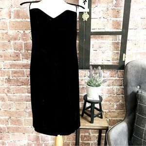 Scott McClintock Black Strapless Velvet Dress